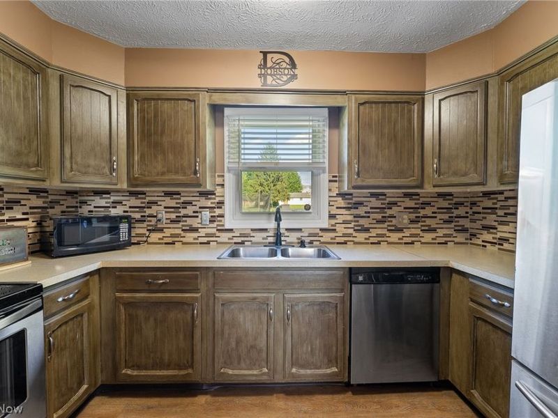 5566 Madrid Drive, Austintown, OH 44515 Photo 7