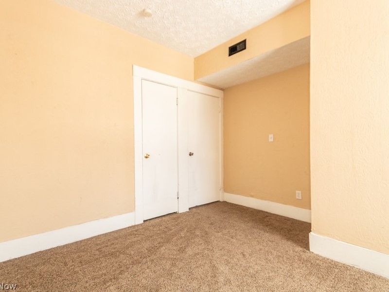 10401 Olivet Avenue, Cleveland, OH 44108 Photo 20