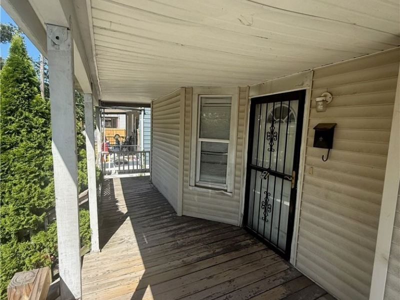 10401 Olivet Avenue, Cleveland, OH 44108 Photo 3