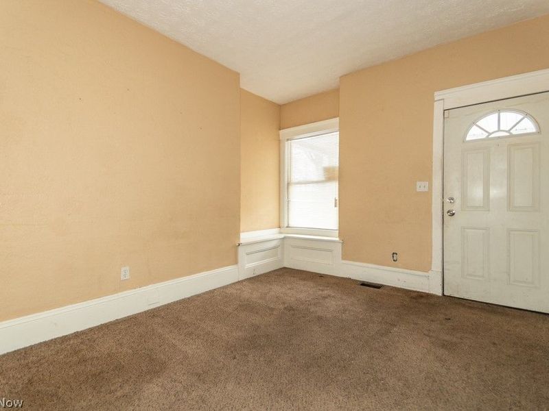 10401 Olivet Avenue, Cleveland, OH 44108 Photo 4