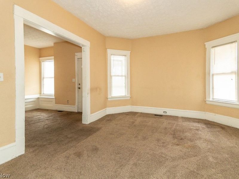 10401 Olivet Avenue, Cleveland, OH 44108 Photo 9