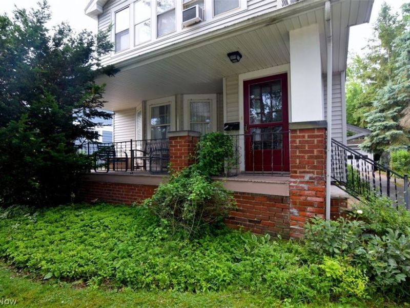 3812 Summit Park Road, Cleveland Heights, OH 44121 Photo 2