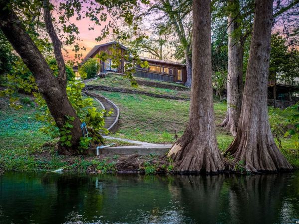 2221 GRUENE RD, New Braunfels, TX 78130