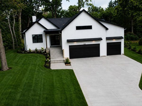 3245 Midland Drive SE, Grand Rapids, MI 49546