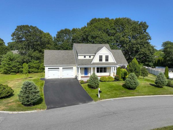 10 Hilliard Drive, Hampton, NH 03842