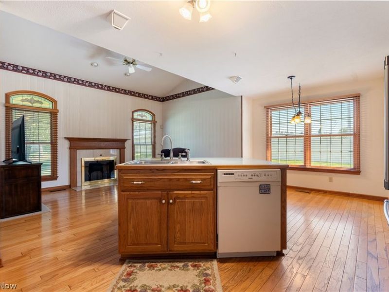 3472 Deer Trace Avenue NW, Canton, OH 44708 Photo 10