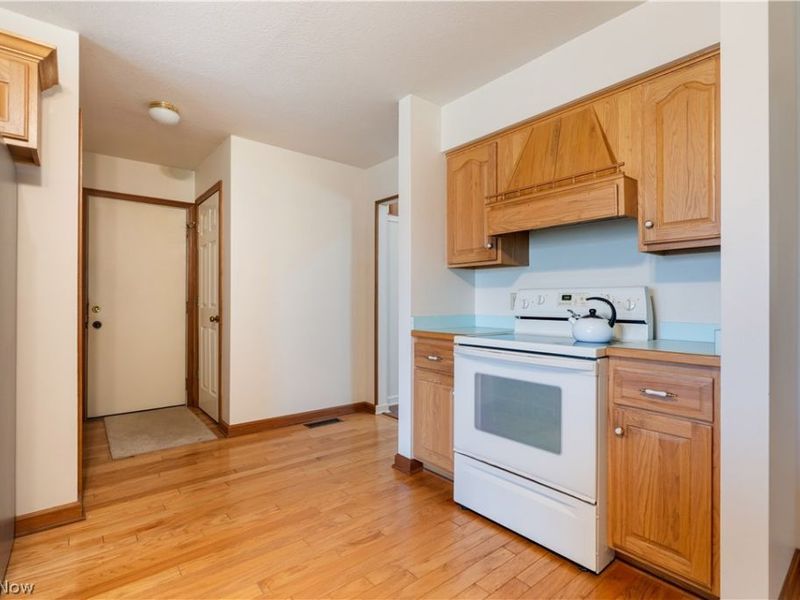3472 Deer Trace Avenue NW, Canton, OH 44708 Photo 13