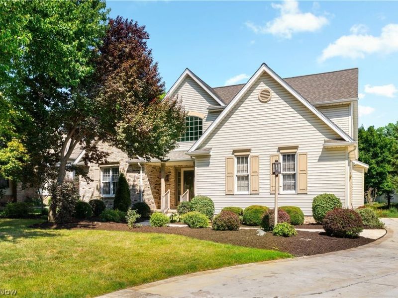 3472 Deer Trace Avenue NW, Canton, OH 44708 Photo 2