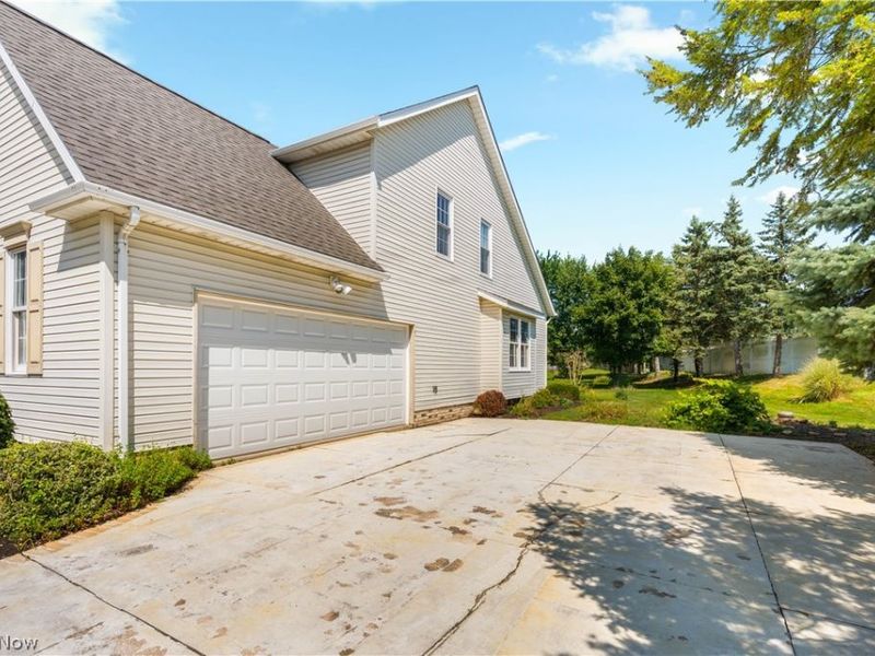 3472 Deer Trace Avenue NW, Canton, OH 44708 Photo 3