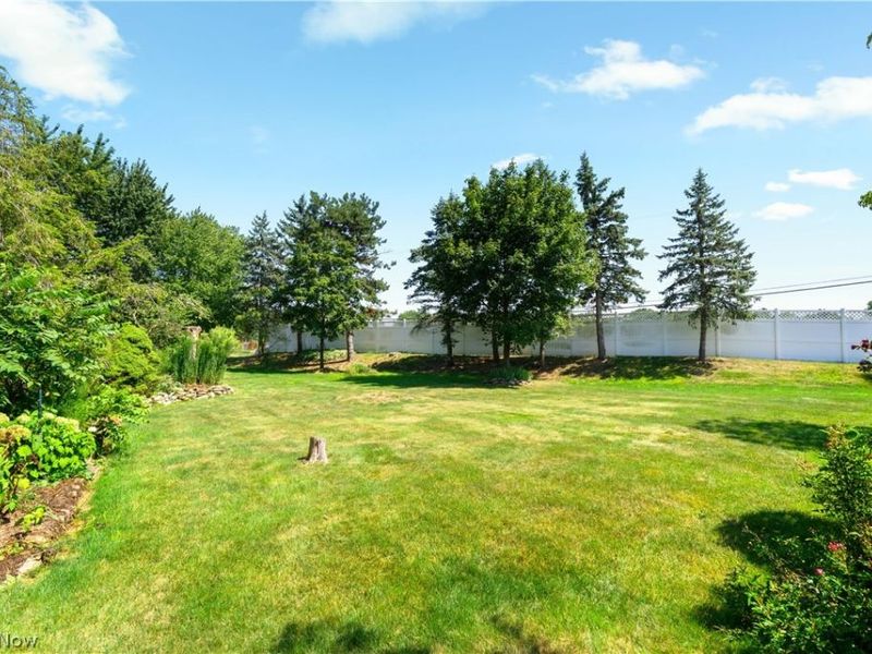 3472 Deer Trace Avenue NW, Canton, OH 44708 Photo 32