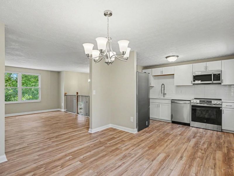 1492 Kingsbury Drive, Forest Park, OH 45240 Photo 10