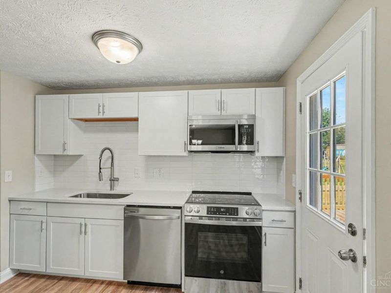 1492 Kingsbury Drive, Forest Park, OH 45240 Photo 11