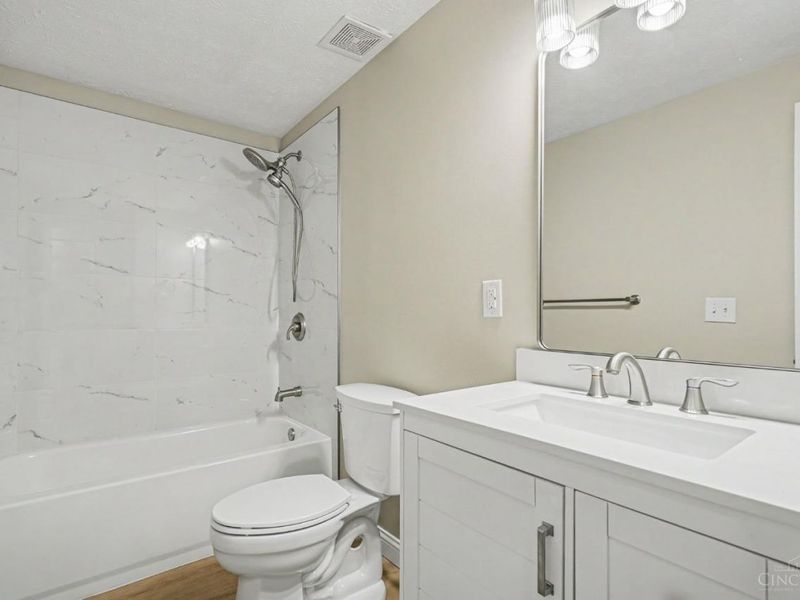 1492 Kingsbury Drive, Forest Park, OH 45240 Photo 15
