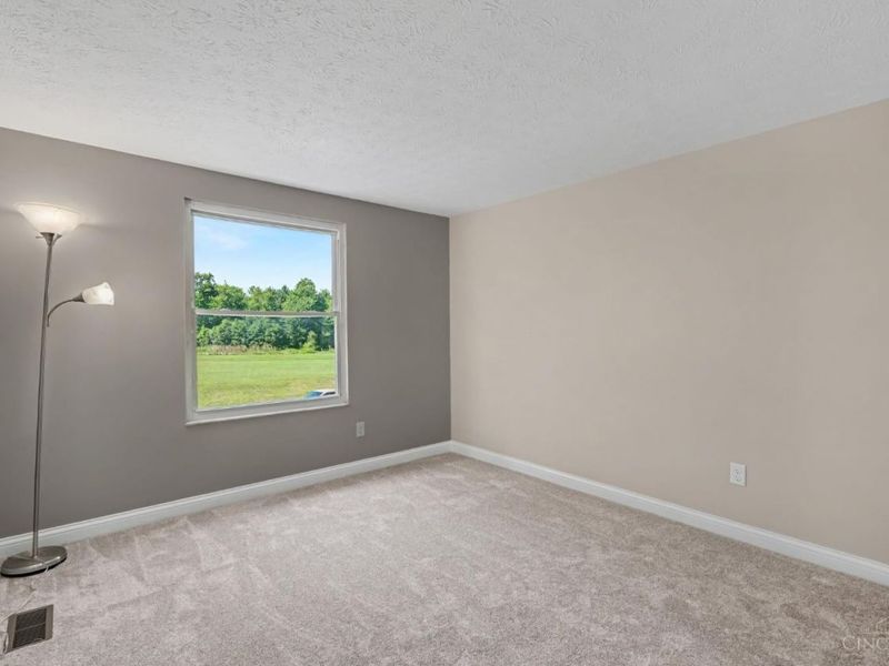 1492 Kingsbury Drive, Forest Park, OH 45240 Photo 17