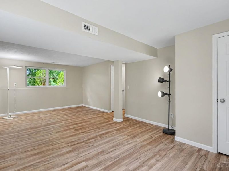 1492 Kingsbury Drive, Forest Park, OH 45240 Photo 21