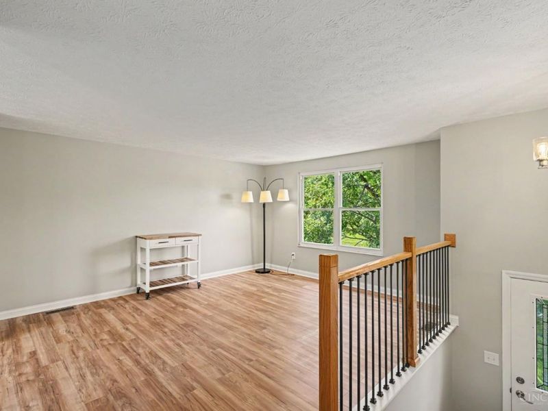 1492 Kingsbury Drive, Forest Park, OH 45240 Photo 5