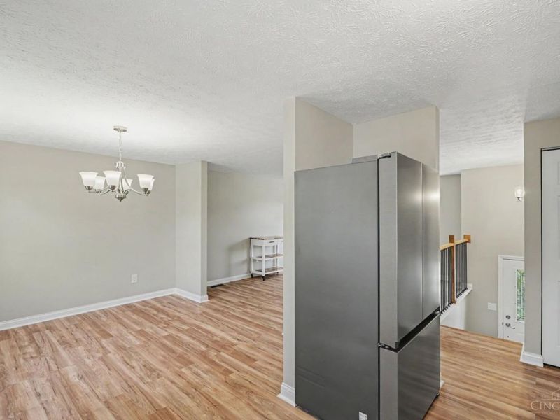 1492 Kingsbury Drive, Forest Park, OH 45240 Photo 8