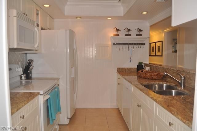 555 Park Shore Dr , Unit B410, Naples, FL 34103 Photo