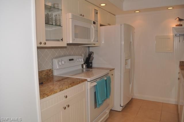 555 Park Shore Dr , Unit B410, Naples, FL 34103 Photo
