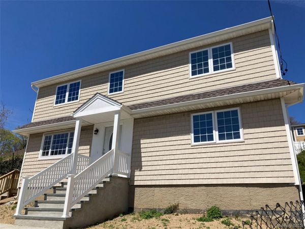 10 The Place, Glen Cove, NY 11542