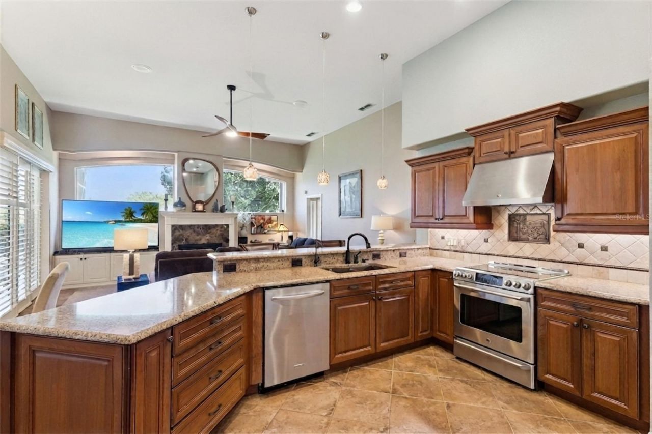 3739 Winding Lake Circle, Orlando, FL 32835 Photo