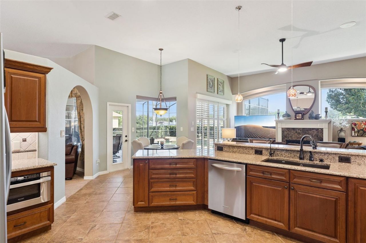3739 Winding Lake Circle, Orlando, FL 32835 Photo