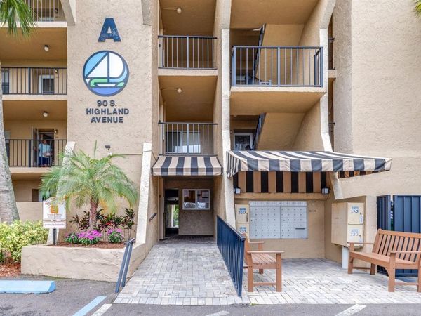 90 S HIGHLAND AVENUE , Unit 110, TARPON SPRINGS, FL 34689