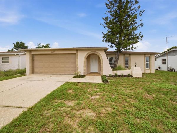 8207 DEDHAM DRIVE , PORT RICHEY, FL 34668