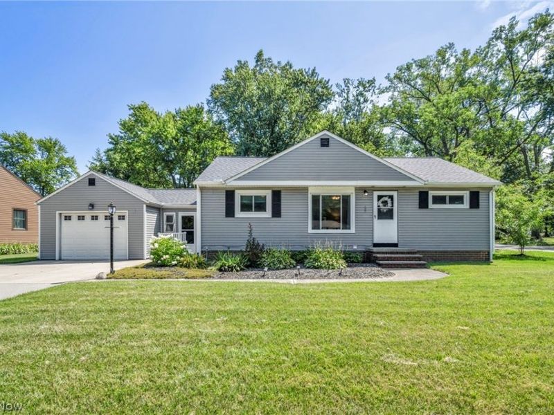 6033 Stearns Road, North Olmsted, OH 44070 Photo 1