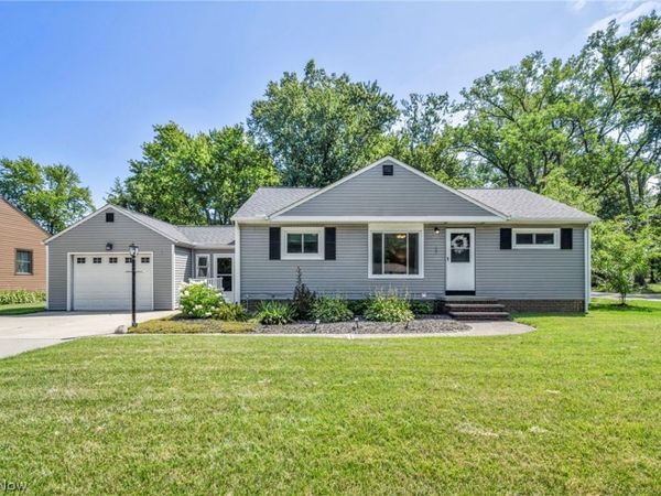 6033 Stearns Road, North Olmsted, OH 44070