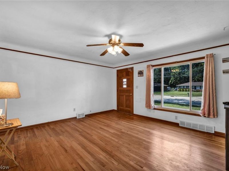 6033 Stearns Road, North Olmsted, OH 44070 Photo 10