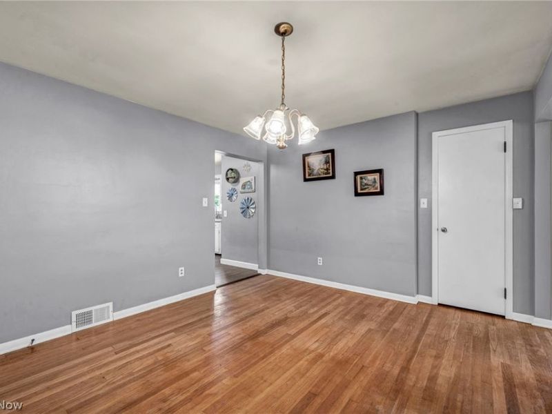 6033 Stearns Road, North Olmsted, OH 44070 Photo 14