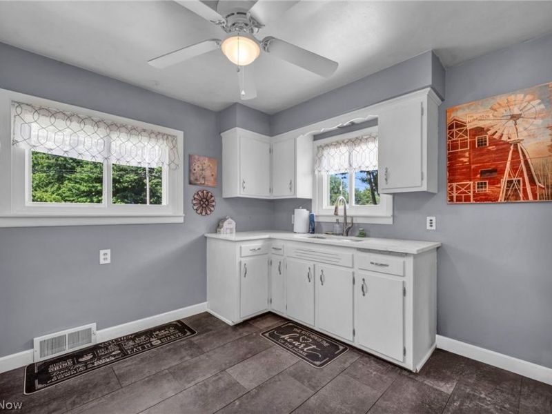 6033 Stearns Road, North Olmsted, OH 44070 Photo 15