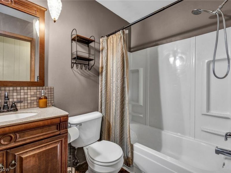 6033 Stearns Road, North Olmsted, OH 44070 Photo 25