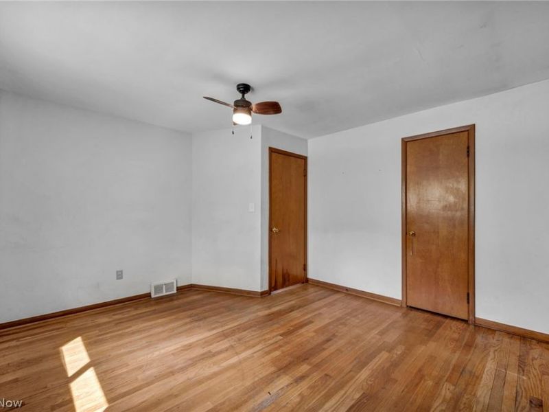 6033 Stearns Road, North Olmsted, OH 44070 Photo 32