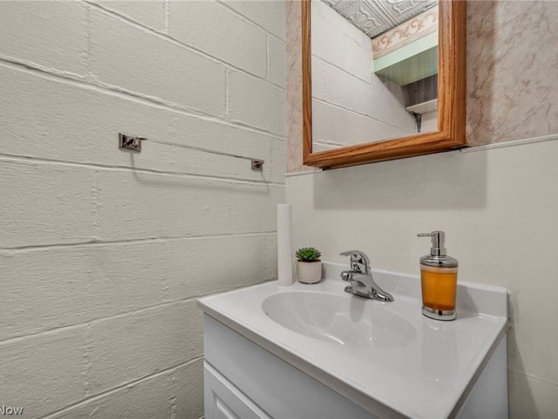 6033 Stearns Road, North Olmsted, OH 44070 Photo 41