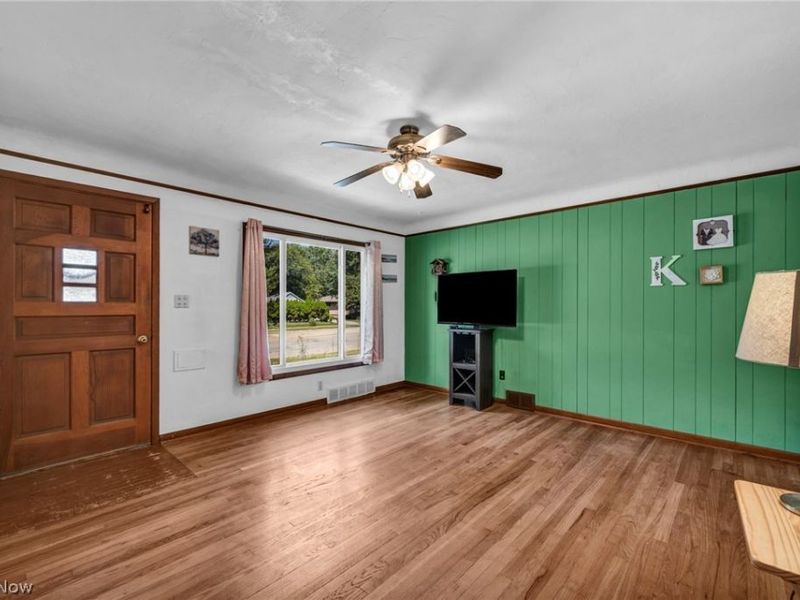 6033 Stearns Road, North Olmsted, OH 44070 Photo 9