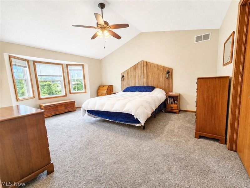 11227 William Penn Avenue NE, Hartville, OH 44632 Photo 11