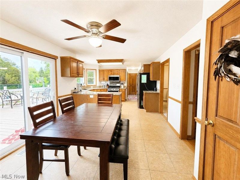 11227 William Penn Avenue NE, Hartville, OH 44632 Photo 7