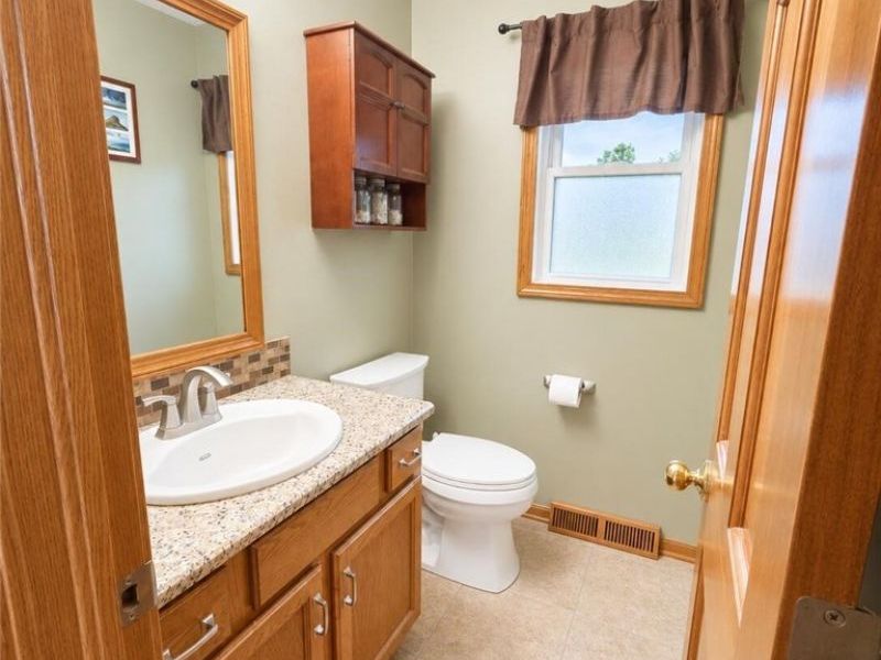 11227 William Penn Avenue NE, Hartville, OH 44632 Photo 9
