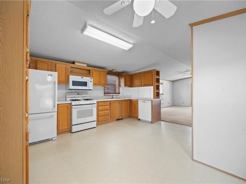 35157 Center Ridge Road , Unit 150, North Ridgeville, OH 44039 Photo 16