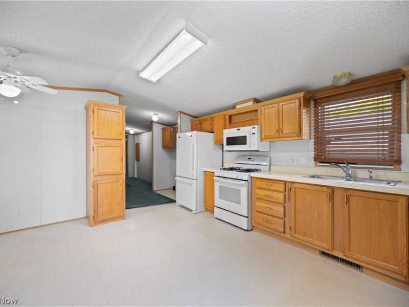35157 Center Ridge Road , Unit 150, North Ridgeville, OH 44039 Photo 19