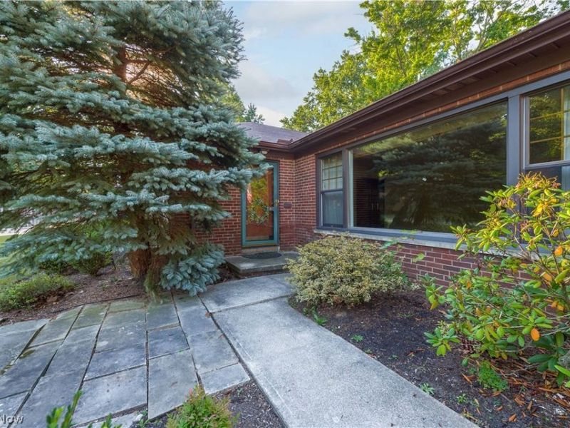 4820 W 211th Street, Fairview Park, OH 44126 Photo 4
