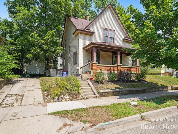 1121 Baxter Street SE, Grand Rapids, MI 49506