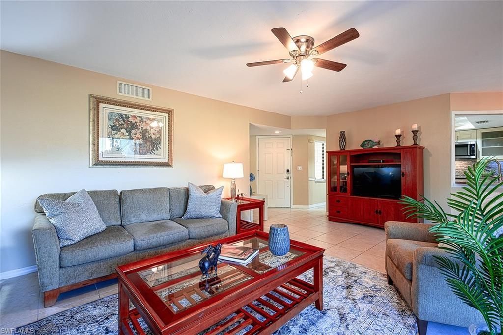583 Beachwalk Cir, Unit Q-101, Naples, FL 34108 Photo
