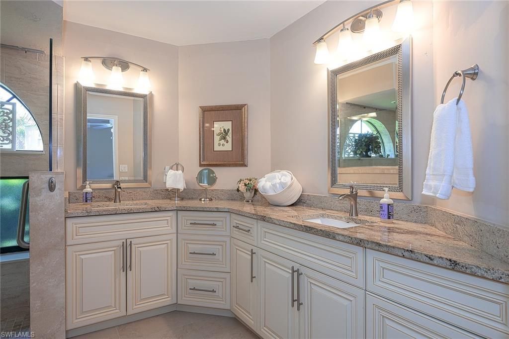 583 Beachwalk Cir, Unit Q-101, Naples, FL 34108 Photo