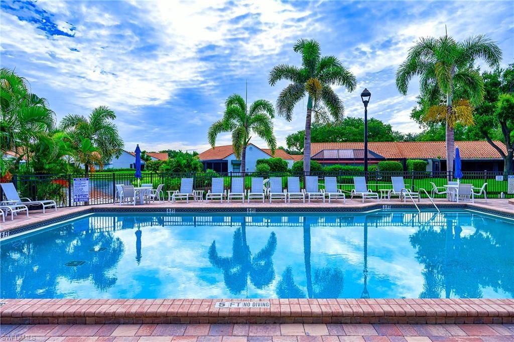 583 Beachwalk Cir, Unit Q-101, Naples, FL 34108 Photo
