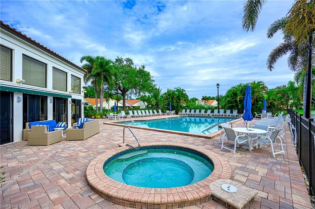 583 Beachwalk Cir, Unit Q-101, Naples, FL 34108 Photo