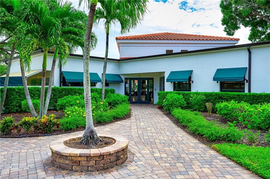 583 Beachwalk Cir, Unit Q-101, Naples, FL 34108 Photo