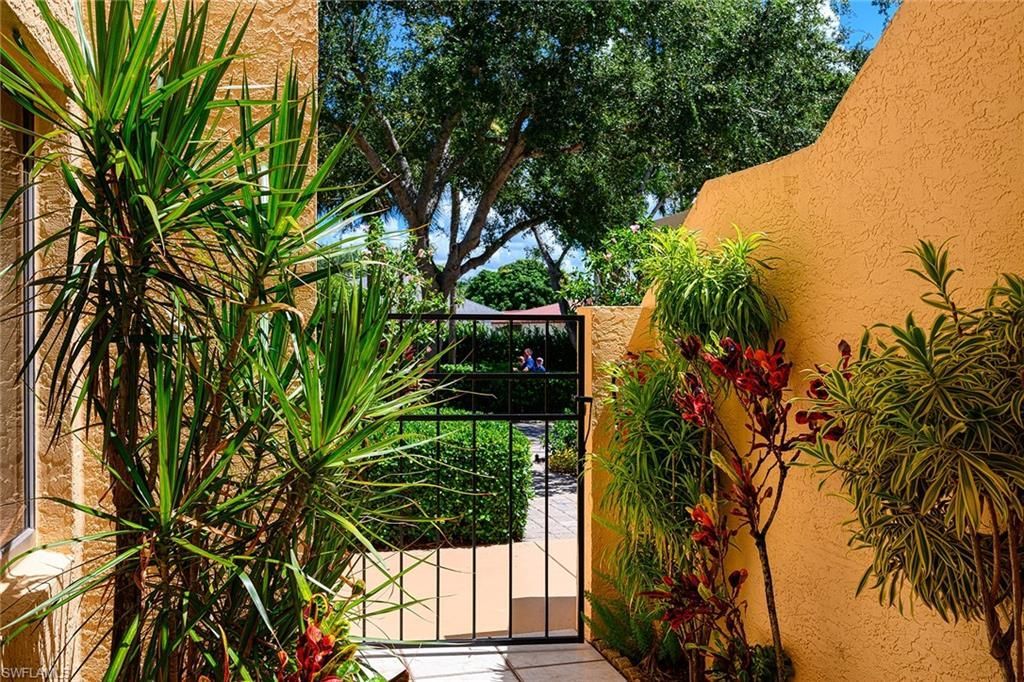 583 Beachwalk Cir, Unit Q-101, Naples, FL 34108 Photo